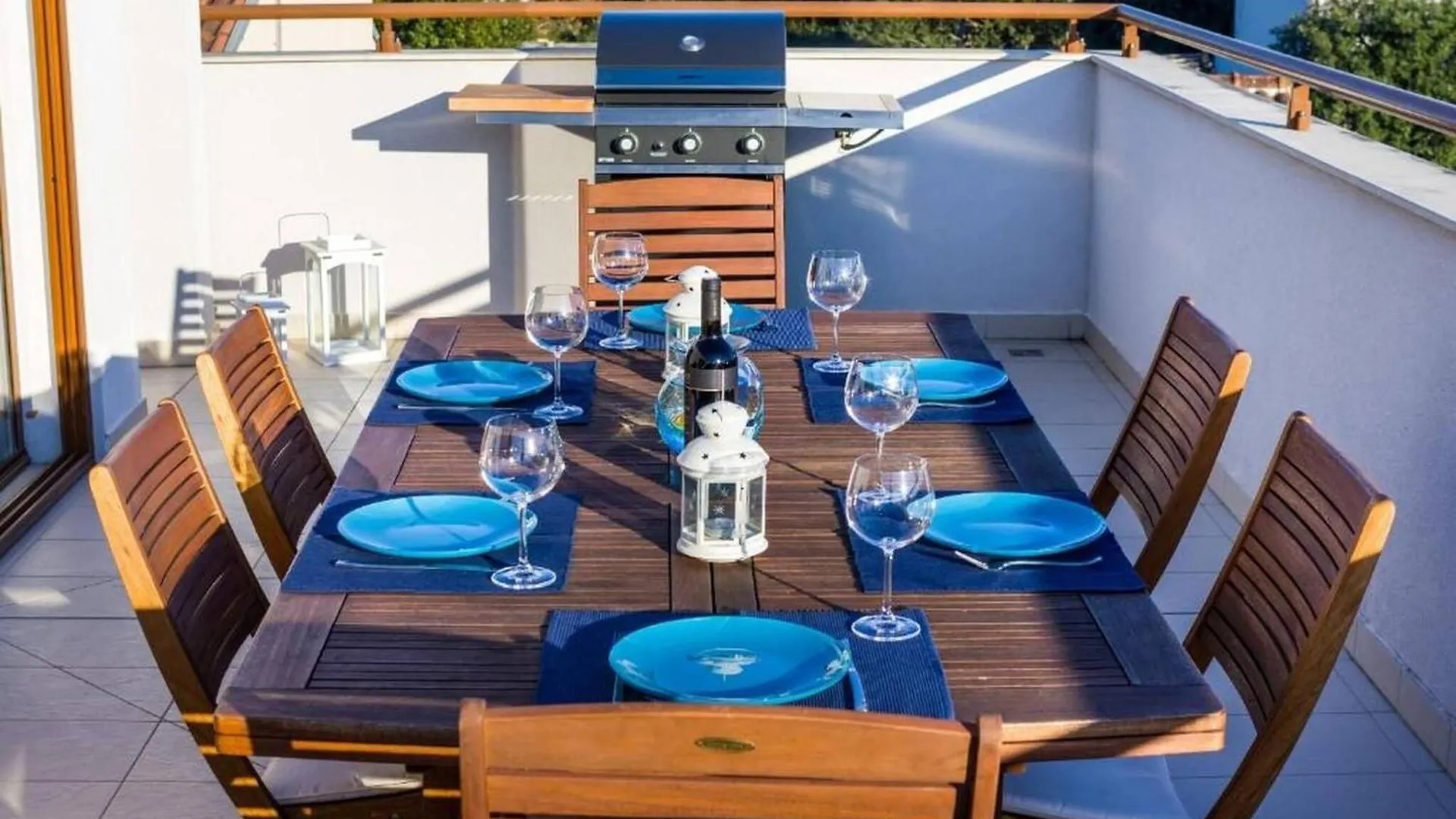 Aquamarine Deluxe Penthouse Petrcane